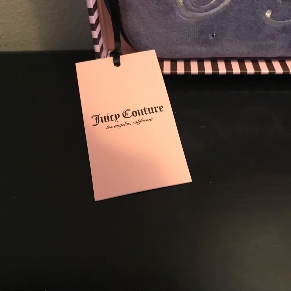 Juicy Couture 2 Piece Heritage Pouch Set.